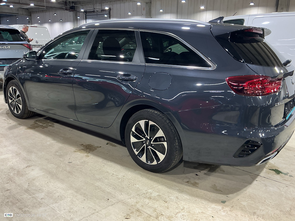 KIA CEE'D SPORTSWAGON 1.6 GDI PHEV BUSINESS LINE DCT photo
