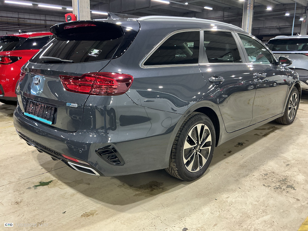 KIA CEE'D SPORTSWAGON 1.6 GDI PHEV BUSINESS LINE DCT photo