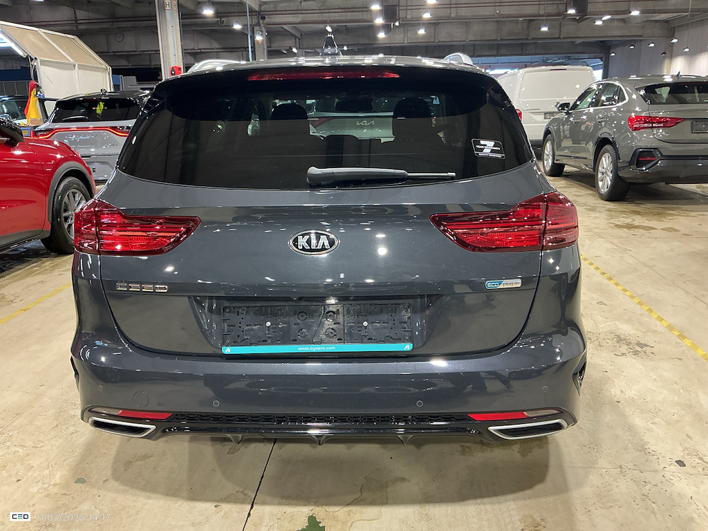 KIA CEE'D SPORTSWAGON 1.6 GDI PHEV BUSINESS LINE DCT photo