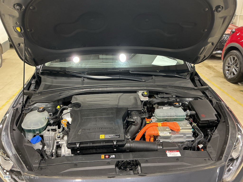 KIA CEE'D SPORTSWAGON 1.6 GDI PHEV BUSINESS LINE DCT photo