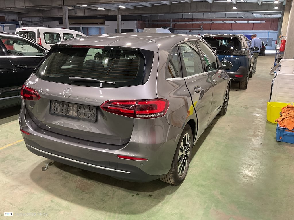 MERCEDES-BENZ B-CLASS 1.3 B 180 BUSINESS SOLUTION photo