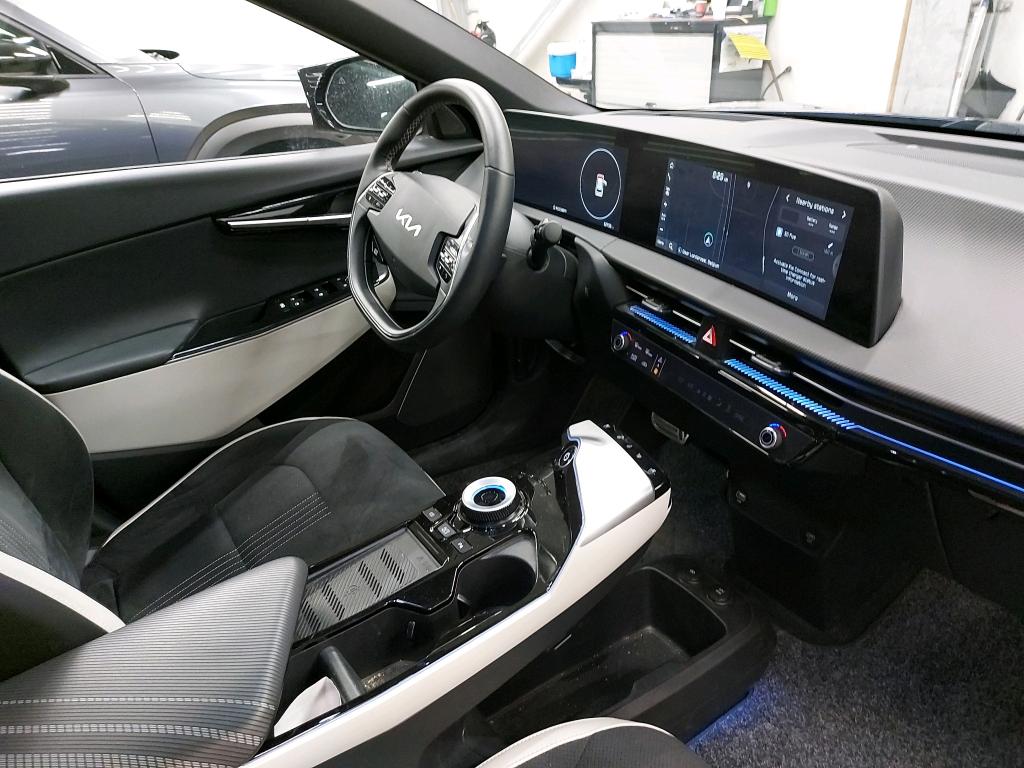 KIA - KIA EV6 BEV 77,4 kWh GT Line 325PK  With Heat Pump &amp; Pack Premium &amp; Driver Assist Pack &amp; Sunroof  * ELECTRIC * photo