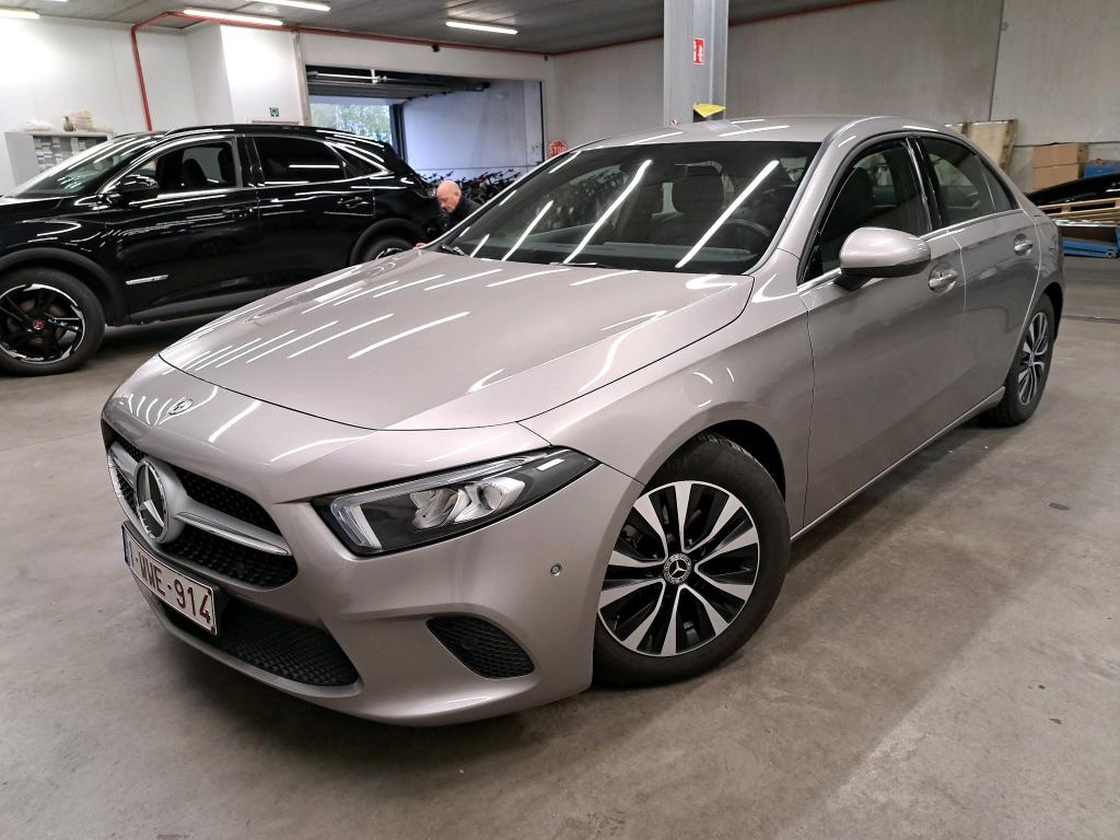 MERCEDES - MER A BERLINE 180 d 116PK DCT Business Solution Pack Plus &amp; Towing Hook With ESP