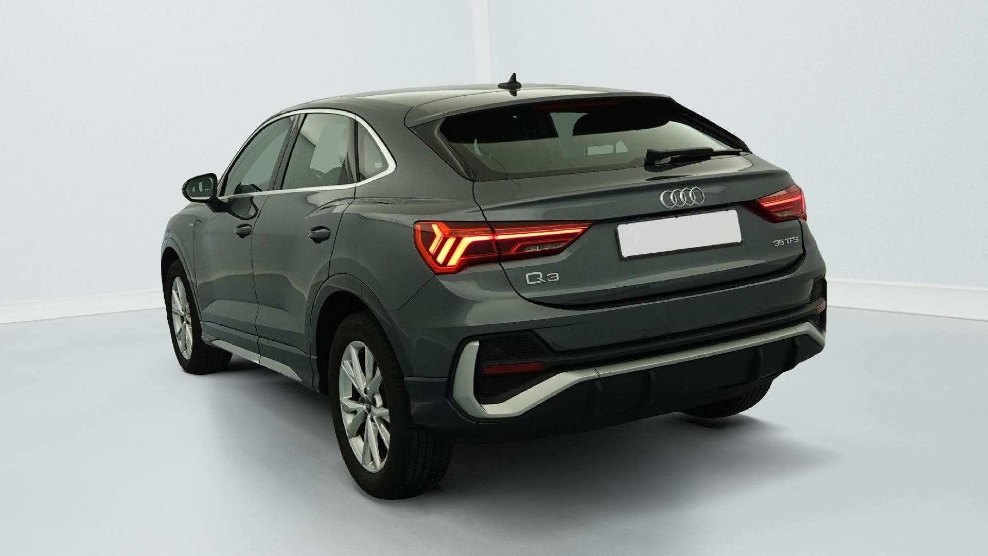 Audi Q3 Sportback 35 TFSI 150 ch S tronic 7 S line photo
