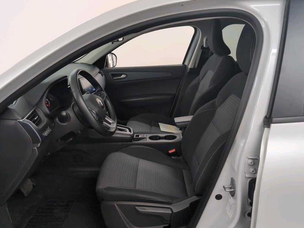 RENAULT ARKANA 1.6 E-TECH 145 EVOLUTION photo