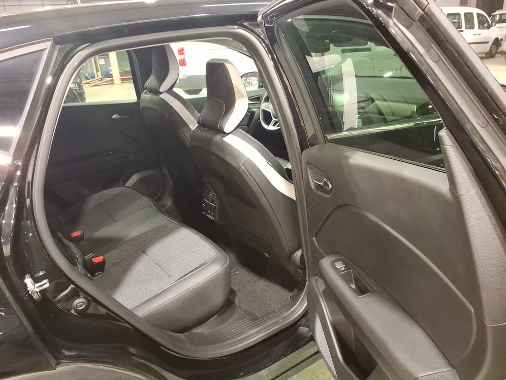 RENAULT Captur 1.6 E-TECH HYBRID 143 TECHNO photo