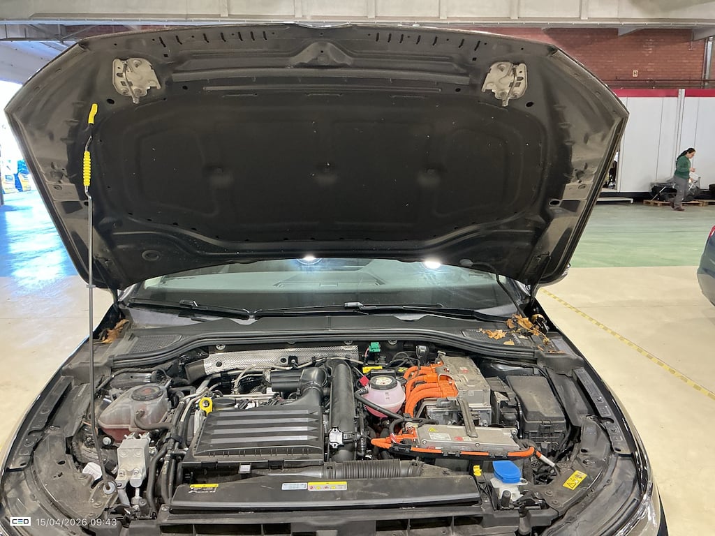 VOLKSWAGEN GOLF VIII 1.4 EHYBRID STYLE BUSINESS DSG photo