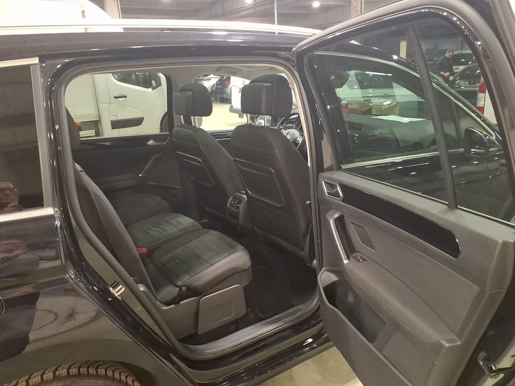 VOLKSWAGEN TOURAN DIESEL - 2015 2.0 TDi SCR Highline DSG (EU6.2) photo