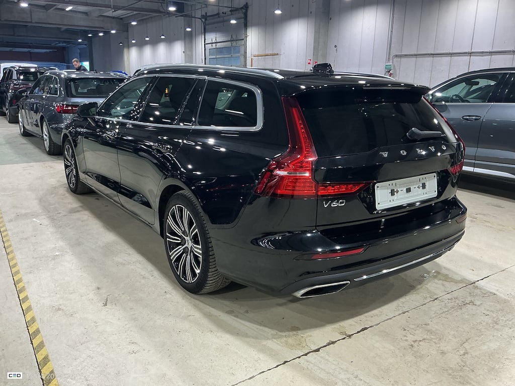 VOLVO V60 2.0 T6 RECHARGE GEARTR INSCRIPTION EXPR photo