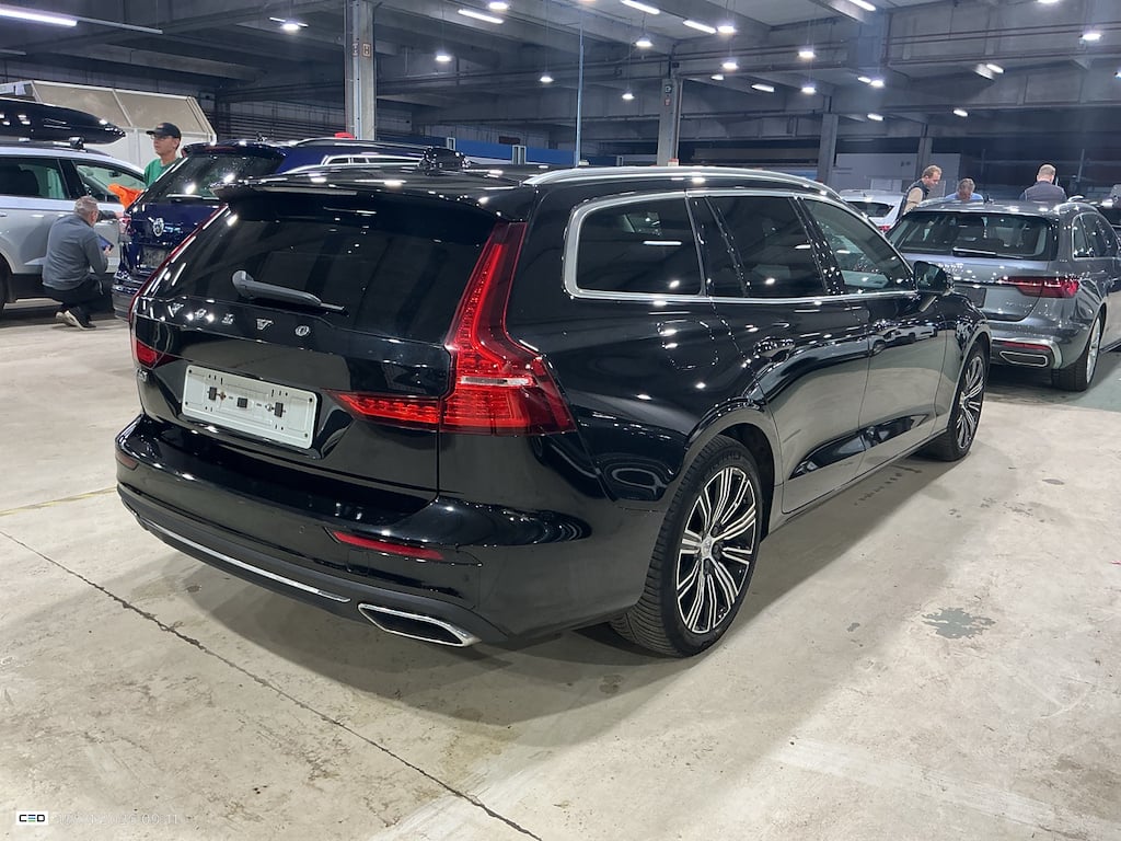 VOLVO V60 2.0 T6 RECHARGE GEARTR INSCRIPTION EXPR photo