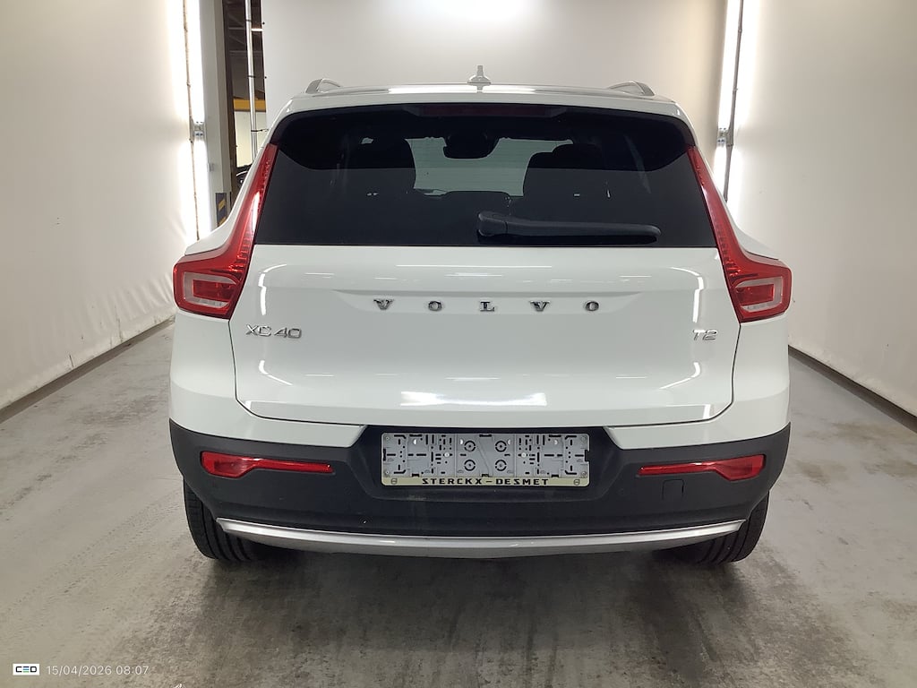 VOLVO XC40 1.5 T2 MOMENTUM PRO photo