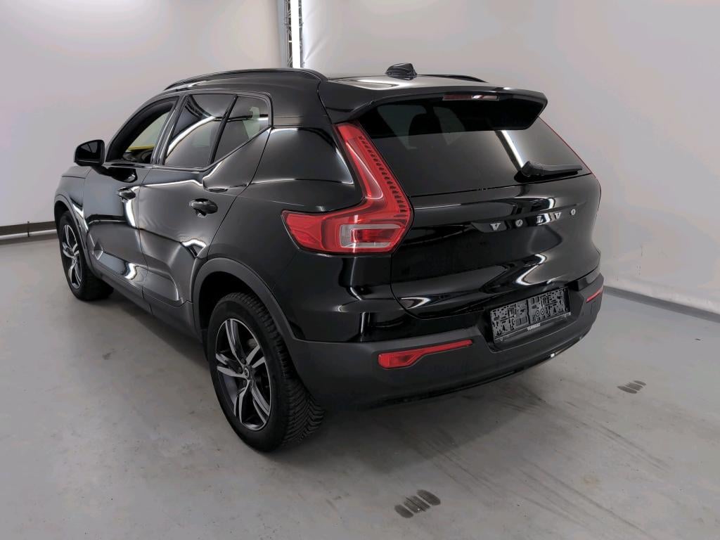 VOLVO XC40 1.5 T2 R-DESIGN AUTO photo