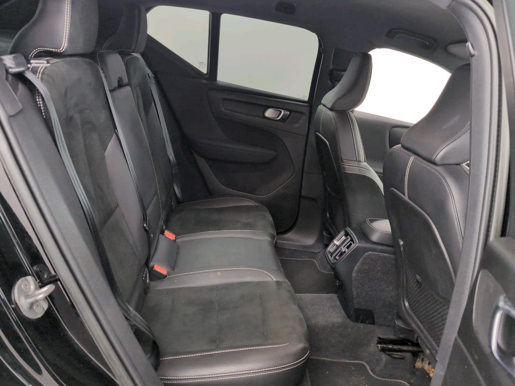 VOLVO XC40 1.5 T2 R-DESIGN AUTO photo