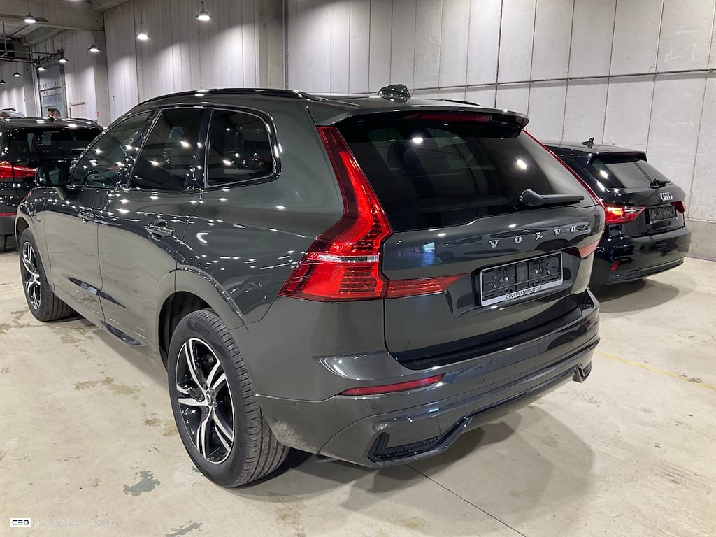 VOLVO XC60 2.0 T6 PHEV R-DESIGN AUTO 4WD photo