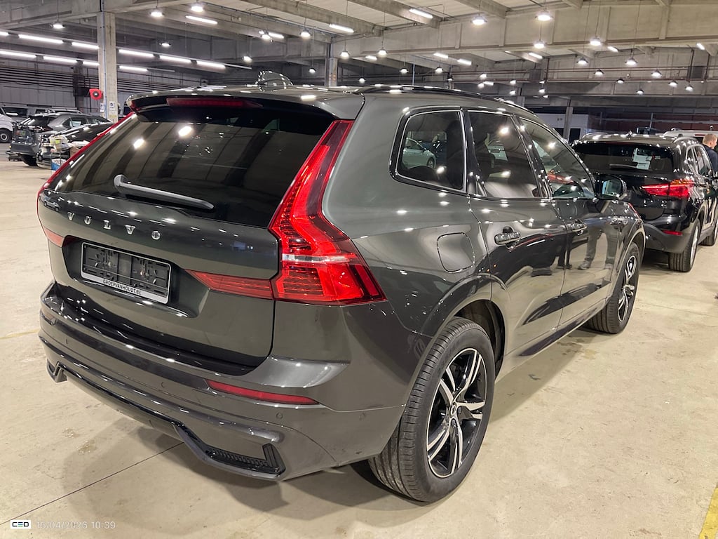 VOLVO XC60 2.0 T6 PHEV R-DESIGN AUTO 4WD photo
