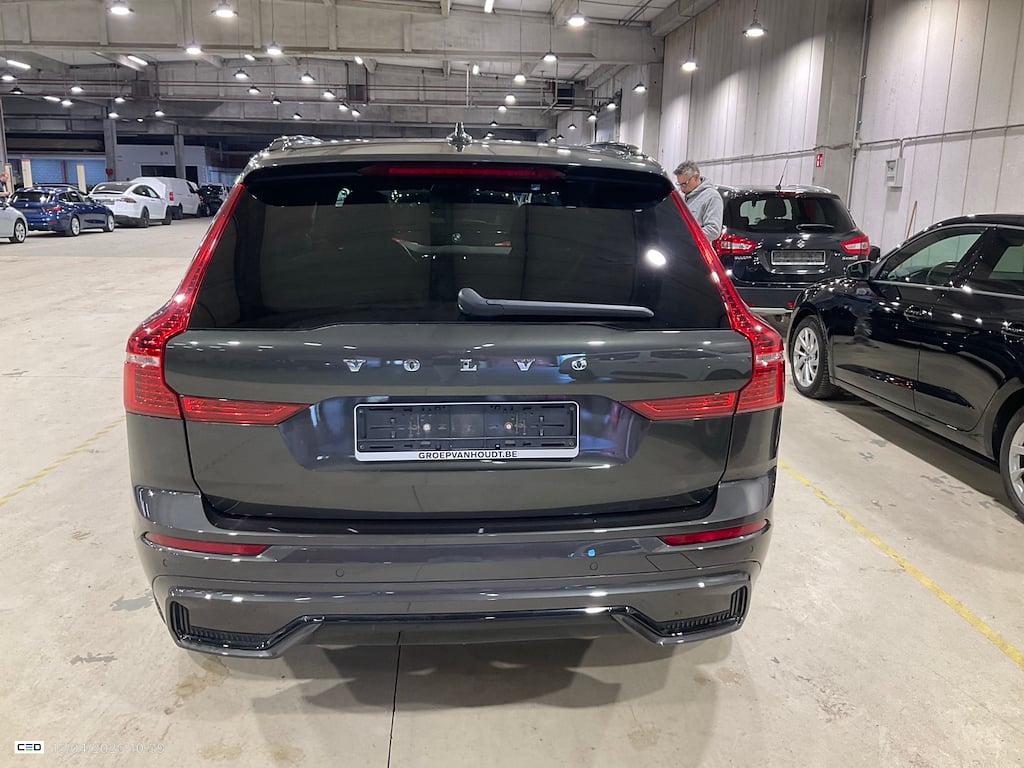 VOLVO XC60 2.0 T6 PHEV R-DESIGN AUTO 4WD photo