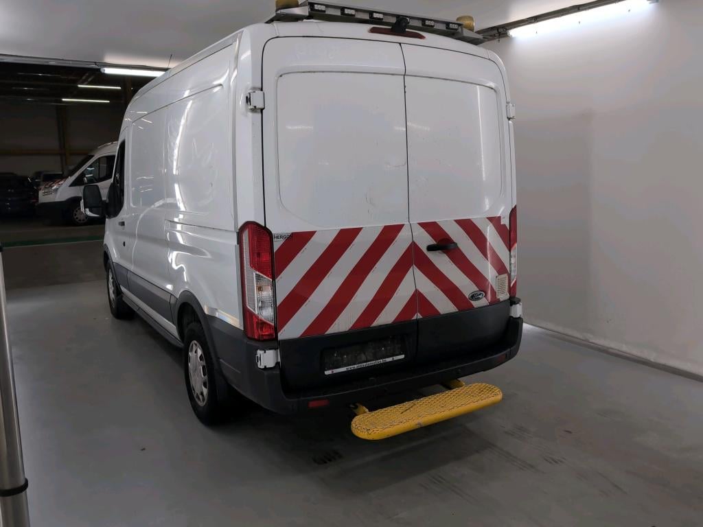 FORD TRANSIT 2T 350M FOU MWB HR DSL 2.0 TDCi L2H2 Trend STOCK photo