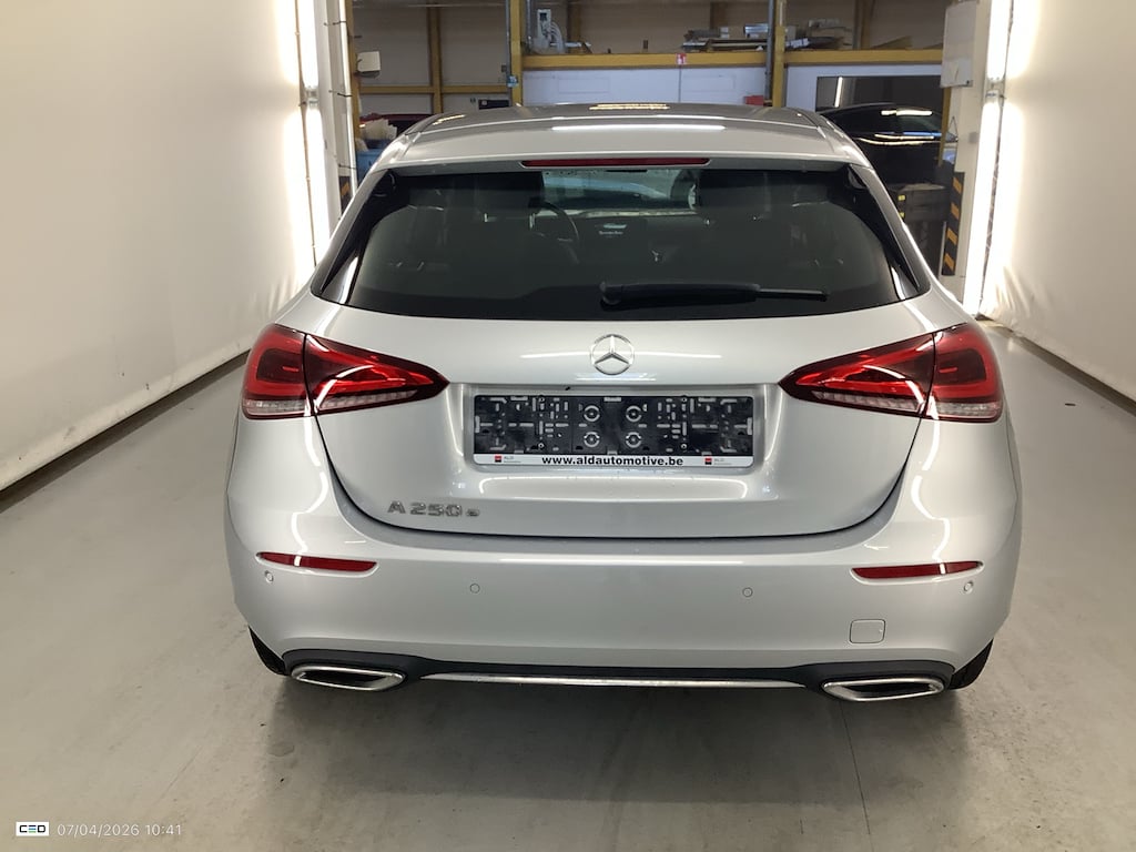 MERCEDES-BENZ A-CLASS 1.3 A 250 E LUXURY LINE DCT photo