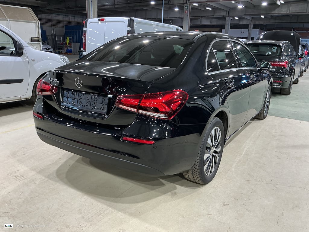 MERCEDES-BENZ A-CLASS LIMOUSINE 1.3 A 250 E DCT photo