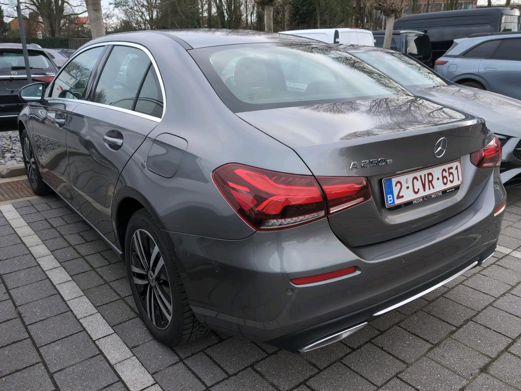 MERCEDES-BENZ A-CLASS LIMOUSINE 1.3 A 250 E LUXURY LINE DCT photo