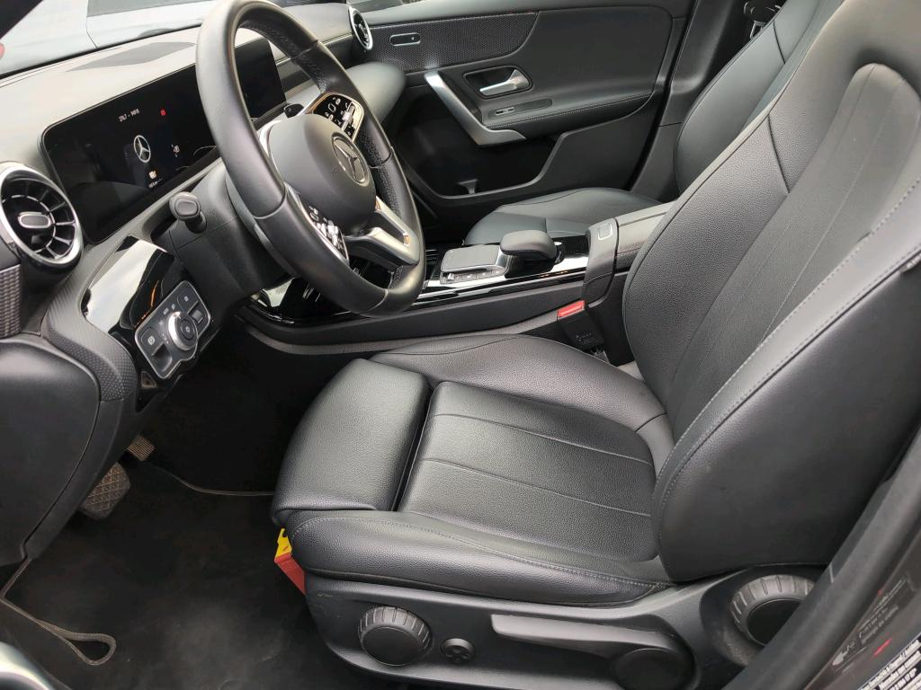 MERCEDES-BENZ A-CLASS LIMOUSINE 1.3 A 250 E LUXURY LINE DCT photo