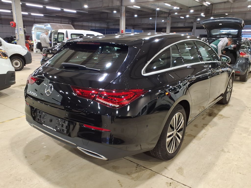 MERCEDES-BENZ CLA - Klasse 1.3 CLA 250 E BUSINESS SOLUTION DCT photo