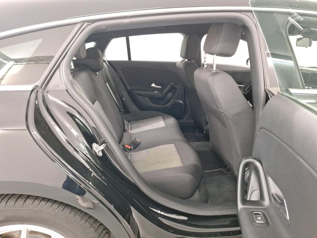MERCEDES-BENZ CLA SHOOTING BRAKE 2.0 CLA 180 D BUS SOLUTION ESSENTIAL photo