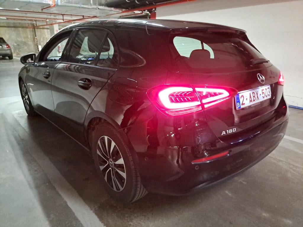 MERCEDES-BENZ CLASS A (W177) A 180 Business Solution photo