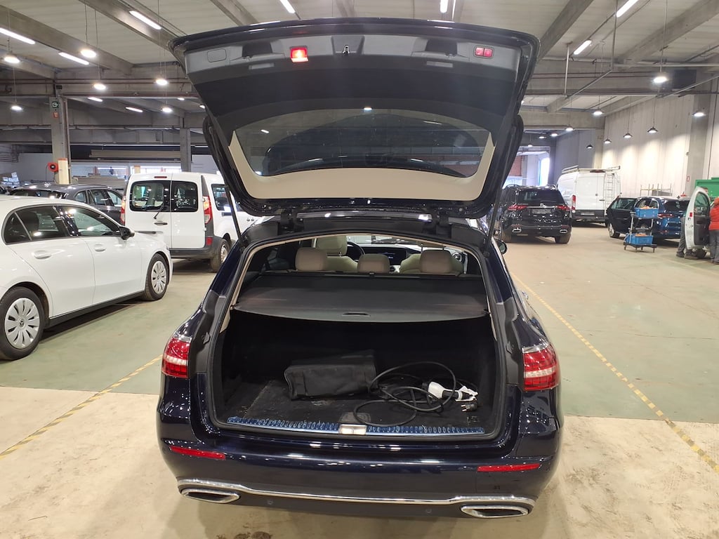 MERCEDES-BENZ E-CLASS BREAK 2.0 E 300 DE AUTO photo