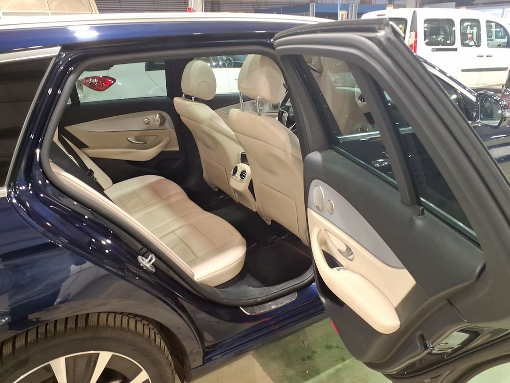 MERCEDES-BENZ E-CLASS BREAK 2.0 E 300 DE AUTO photo