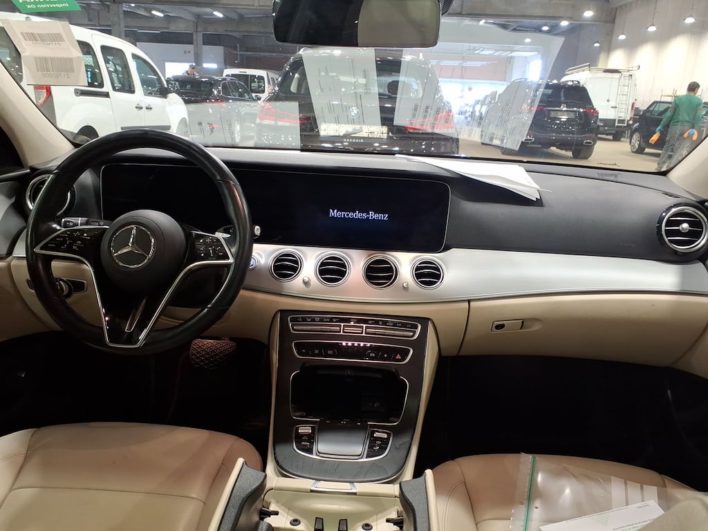 MERCEDES-BENZ E-CLASS BREAK 2.0 E 300 DE AUTO photo