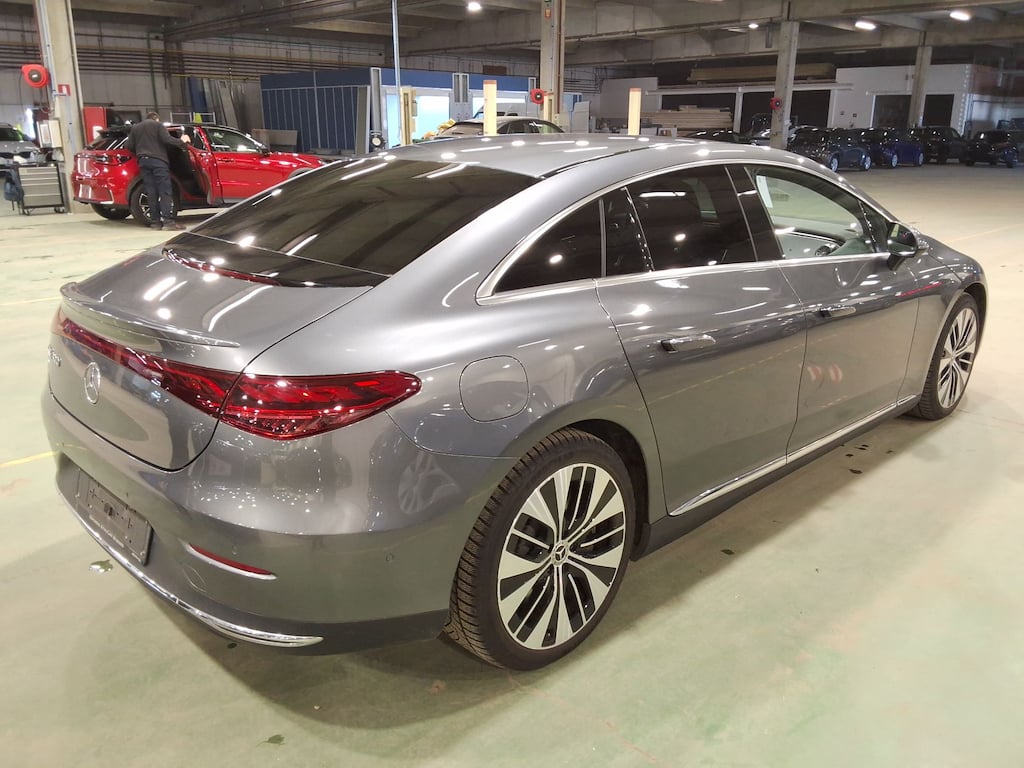 MERCEDES-BENZ EQE BEV EQE 300 LUXURY LINE AUTO photo