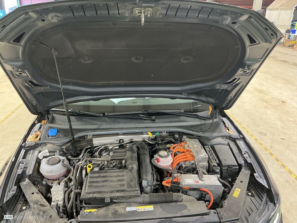 VOLKSWAGEN PASSAT VARIANT 1.4 TSI MSQ VARIANT GTE BUSINESS photo