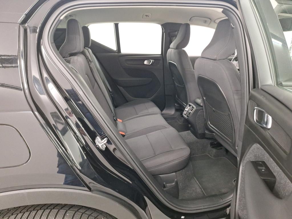 VOLVO XC40 1.5 T2 MOMENTUM PRO photo