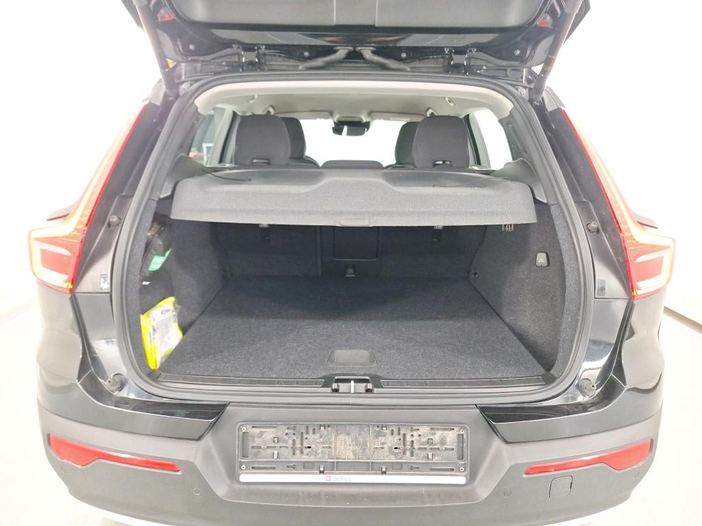 VOLVO XC40 1.5 T2 MOMENTUM PRO photo