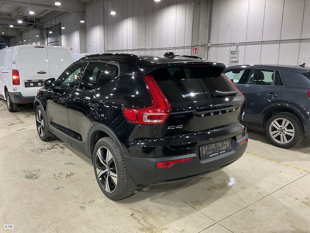 VOLVO XC40 1.5 T5 PHEV R-Design photo