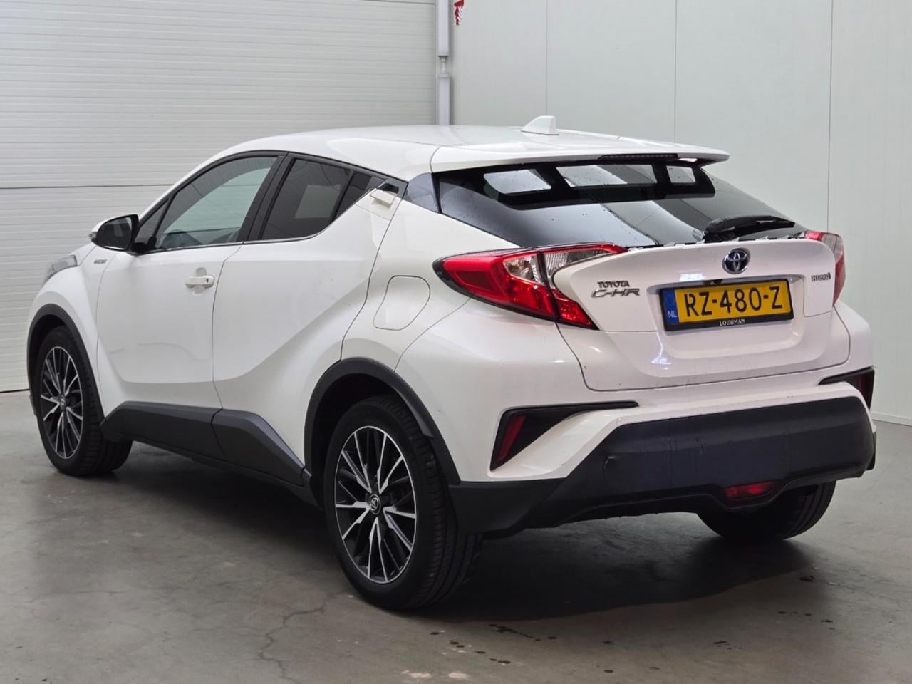 TOYOTA C-HR 1.8 Hybrid Dynamic photo