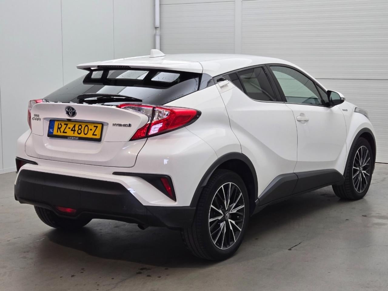 TOYOTA C-HR 1.8 Hybrid Dynamic photo