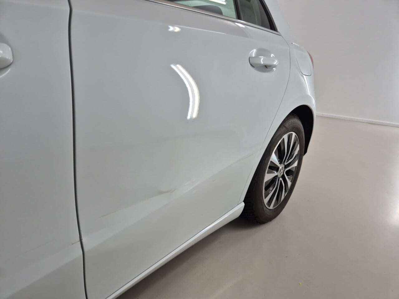 MERCEDES-BENZ A-KLASSE 2.0 180D photo