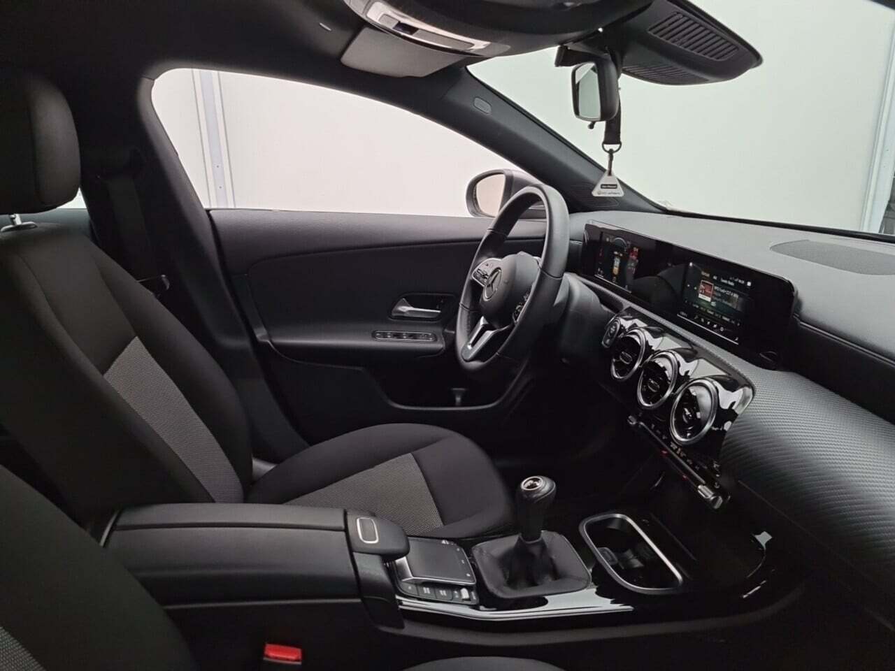 MERCEDES-BENZ CLA 2.0 180D BSN. SOL. photo