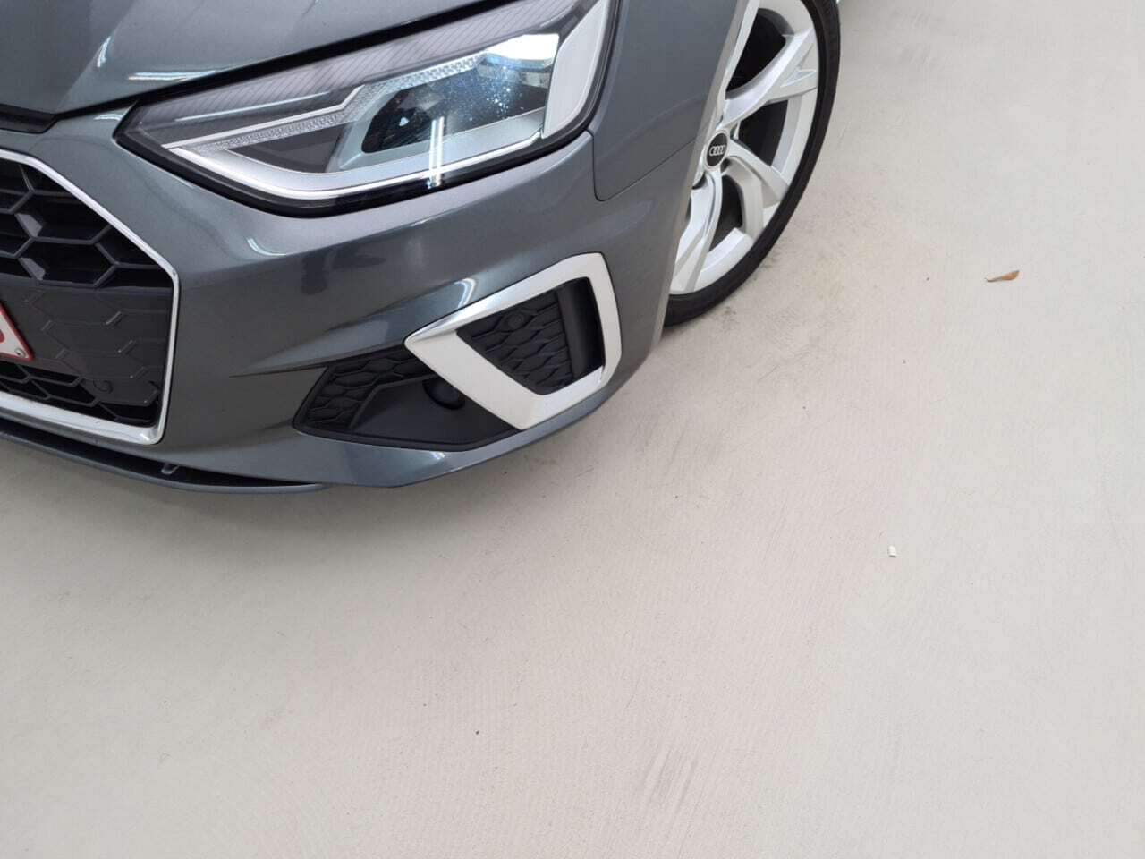 AUDI A4 AVANT 30 TDI BUSINESS ED. S-TRONIC photo