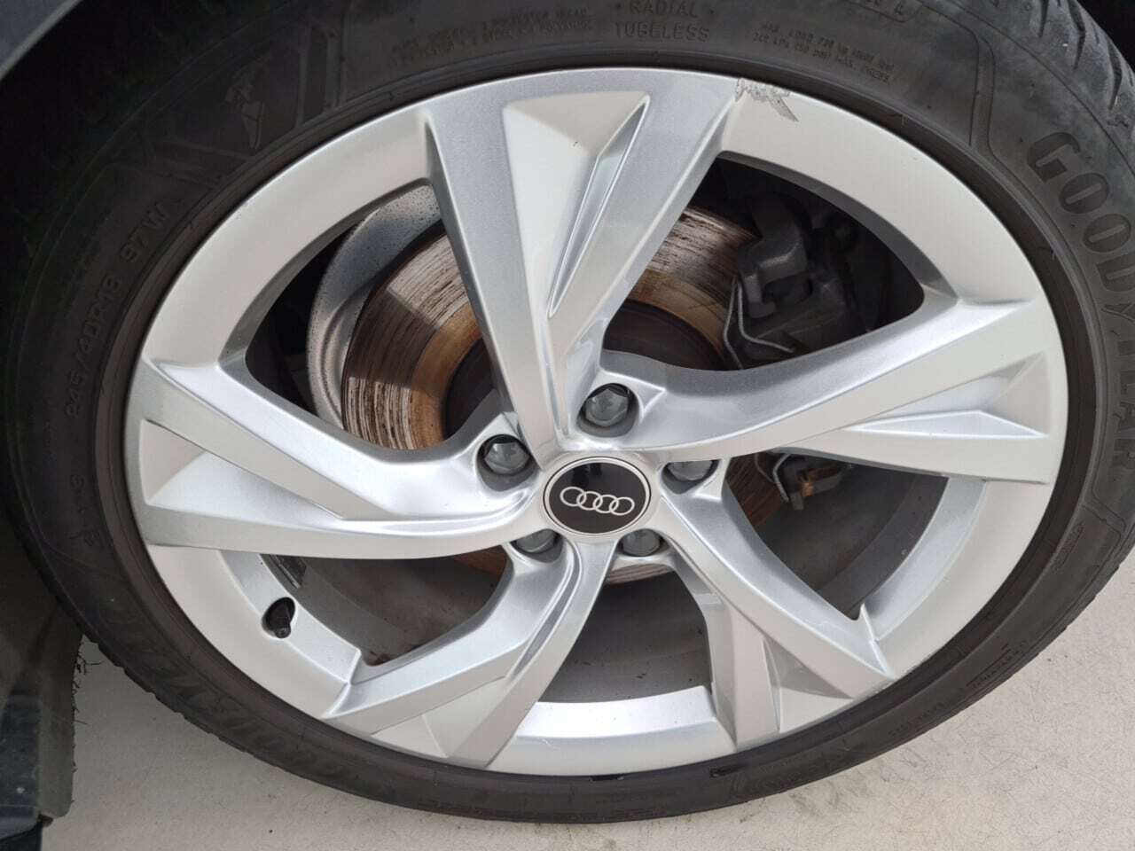 AUDI A4 AVANT 30 TDI BUSINESS ED. S-TRONIC photo