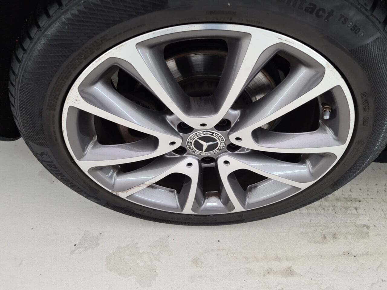 MERCEDES-BENZ E-KLASSE 200D BUSINESS SOL. AUT. photo