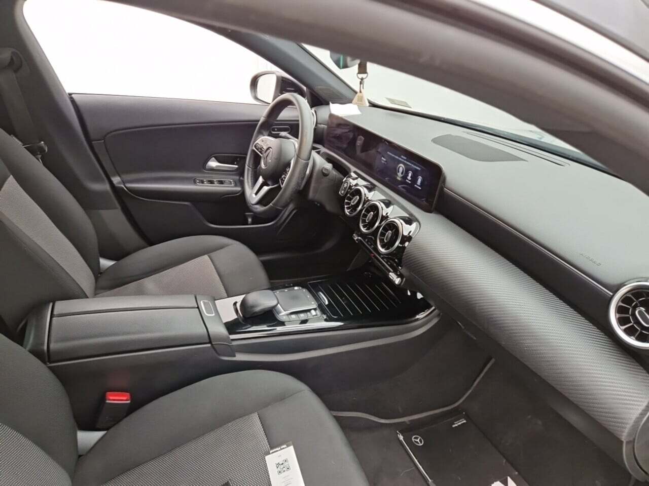 MERCEDES-BENZ CLA 2.0 200 D STYLE 8G-DCT photo