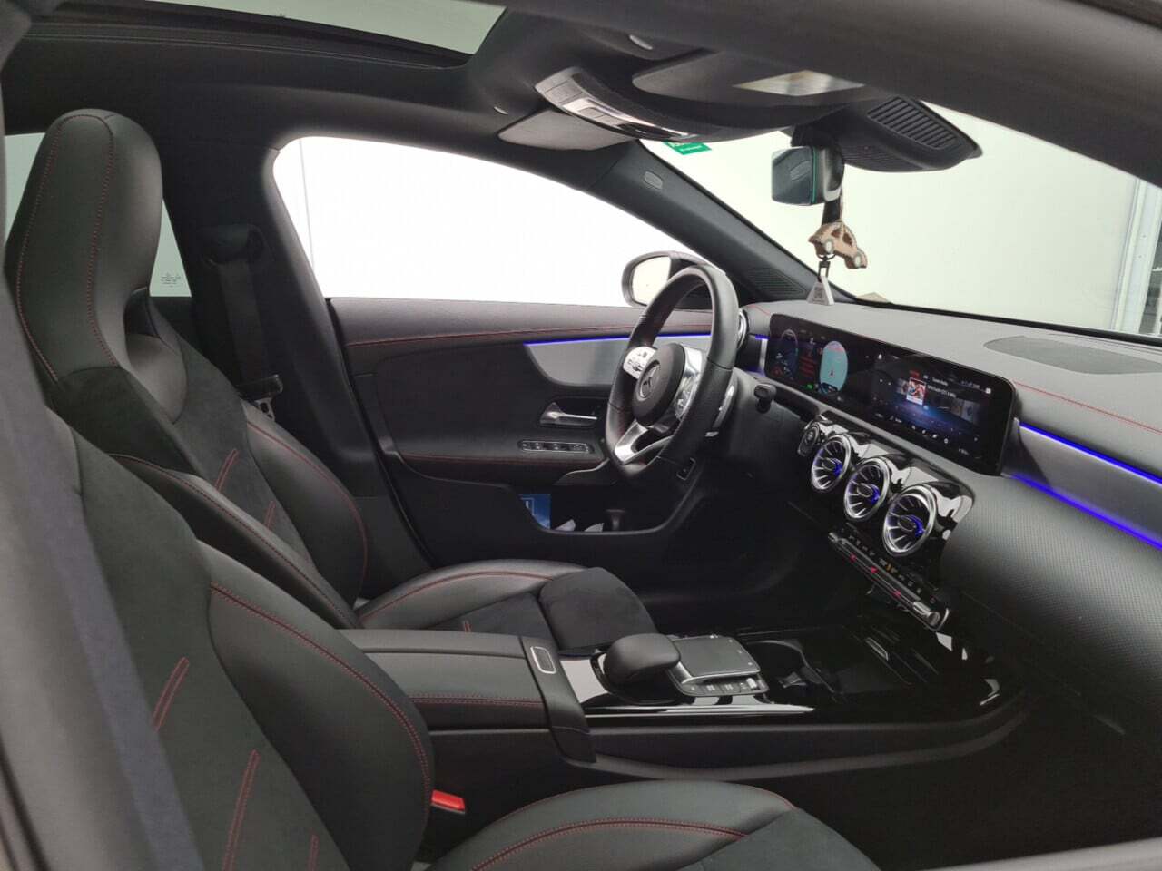 MERCEDES-BENZ CLA 250 E 7G-DCT AMG LINE photo