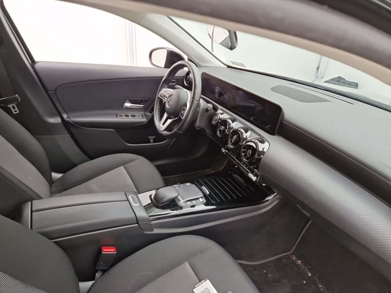 MERCEDES-BENZ A-KLASSE 2.0 200 D STYLE 8G-DCT photo