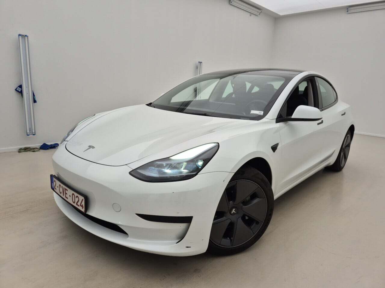 TESLA MODEL 3 STANDARD PLUS RWD