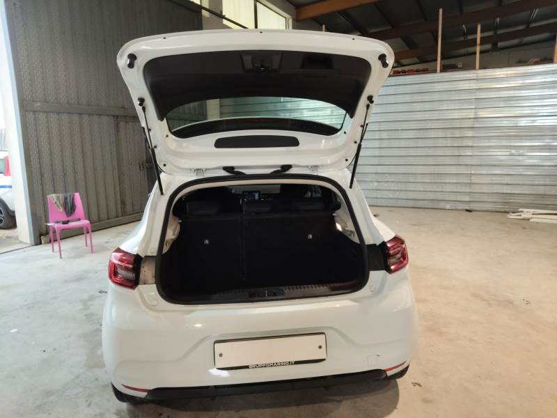 RENAULT CLIO / 2019 / 5P / BERLINA 1.6 HYBRID E-TECH 103KW ZEN photo