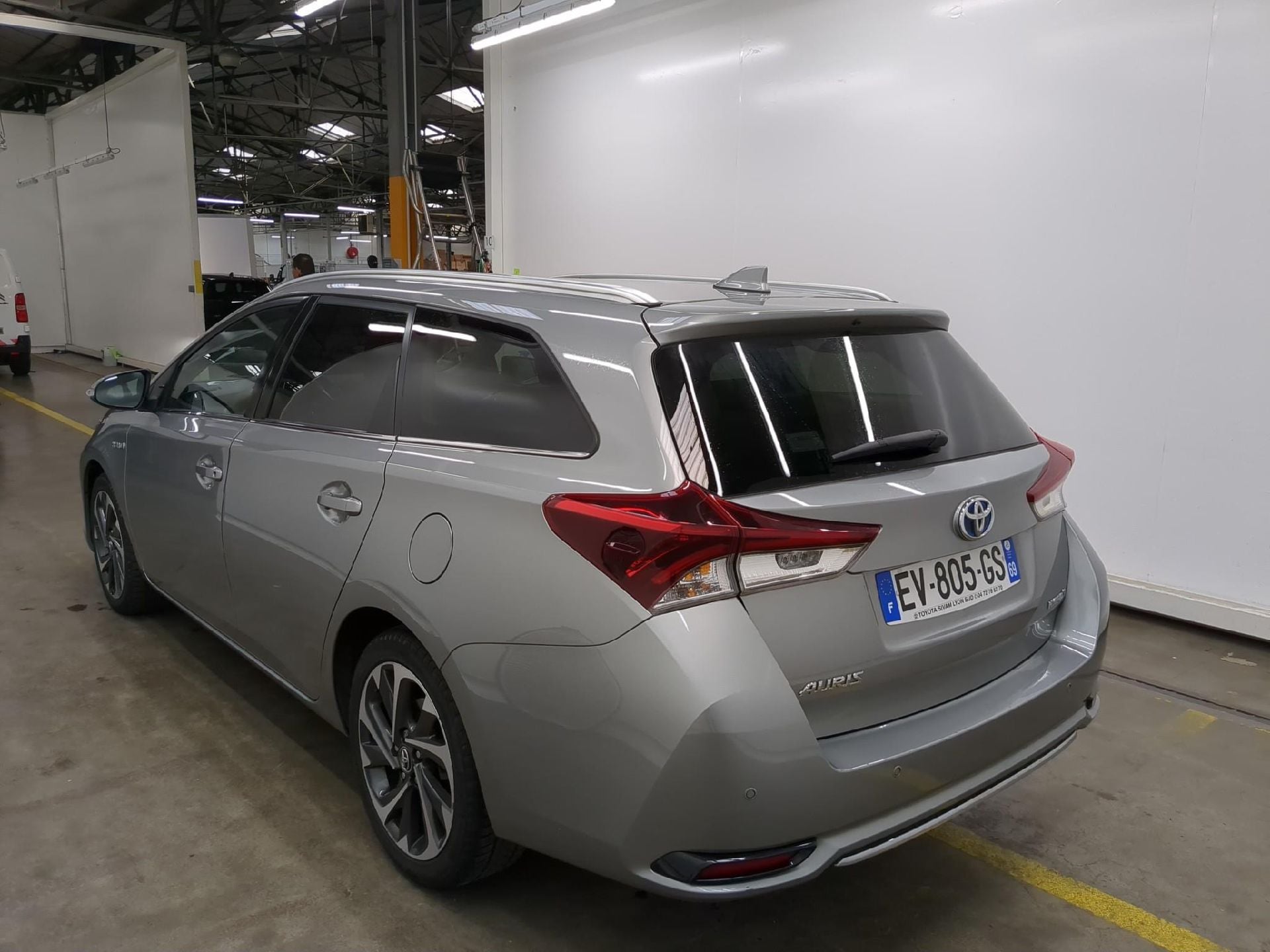 TOYOTA Auris Touring Sports 5p Break 1.8 HYBRID 136 CVT AUTO DESIGN BUSINESS photo