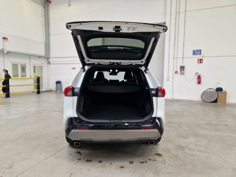 TOYOTA RAV4 / 2018 / 5P / SUV RAV4 2.5 HV (218CV) E-CVT STYLE 2WD photo